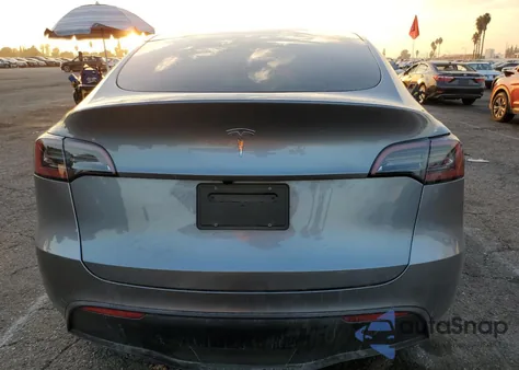 2024 Tesla Model Y из США, поврежденный, VIN 7SAYGDED7RF192231